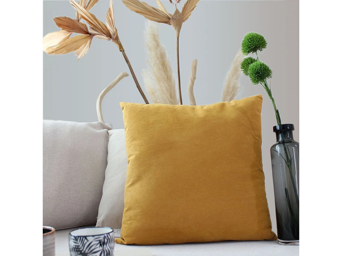 Coussin Déco en Velours "Câlin" 40x40cm Moutarde