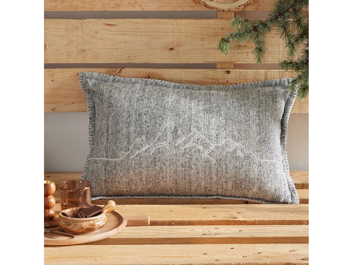 Cojín rectangular montañas en algodón cepillado