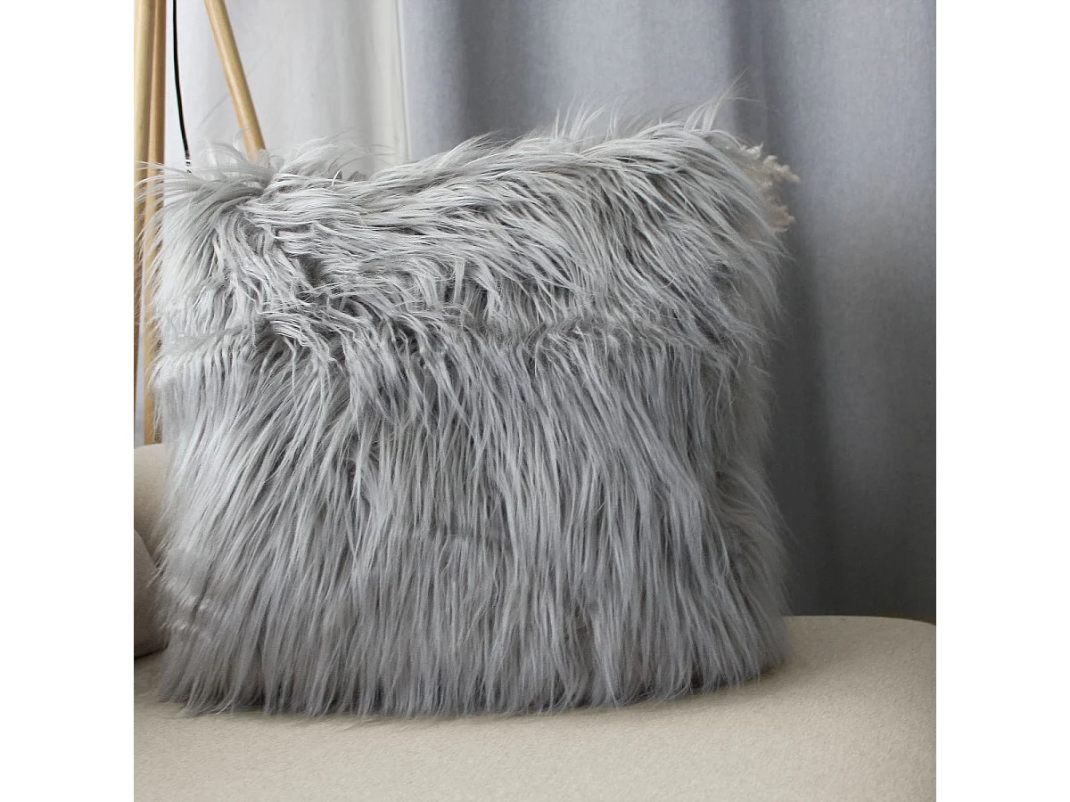 Coussin Déco Effet Fourrure "Epicéa" 45x45cm Gris Clair