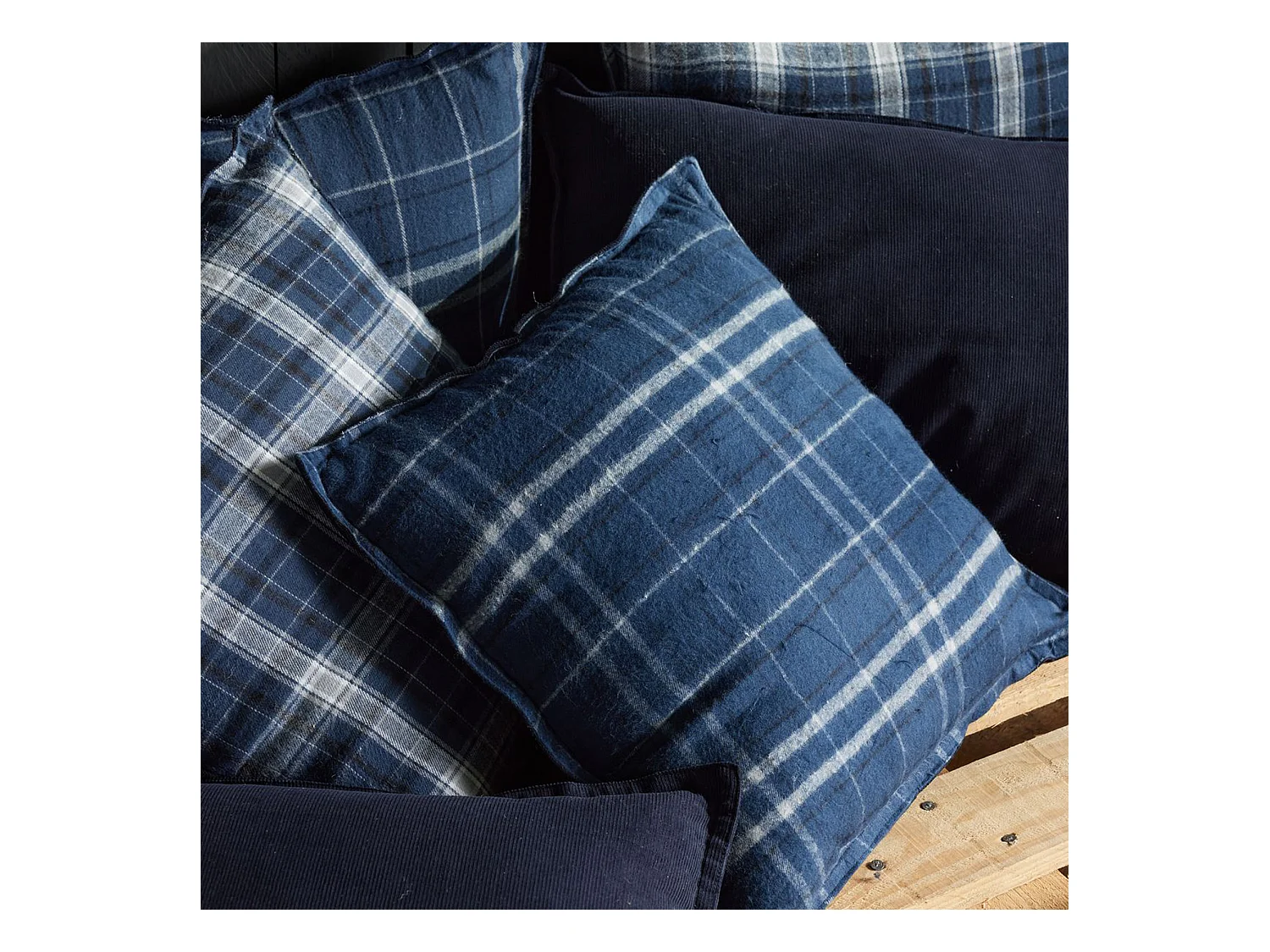 Lot de 2 coussins en velours côtelé et coton brossé