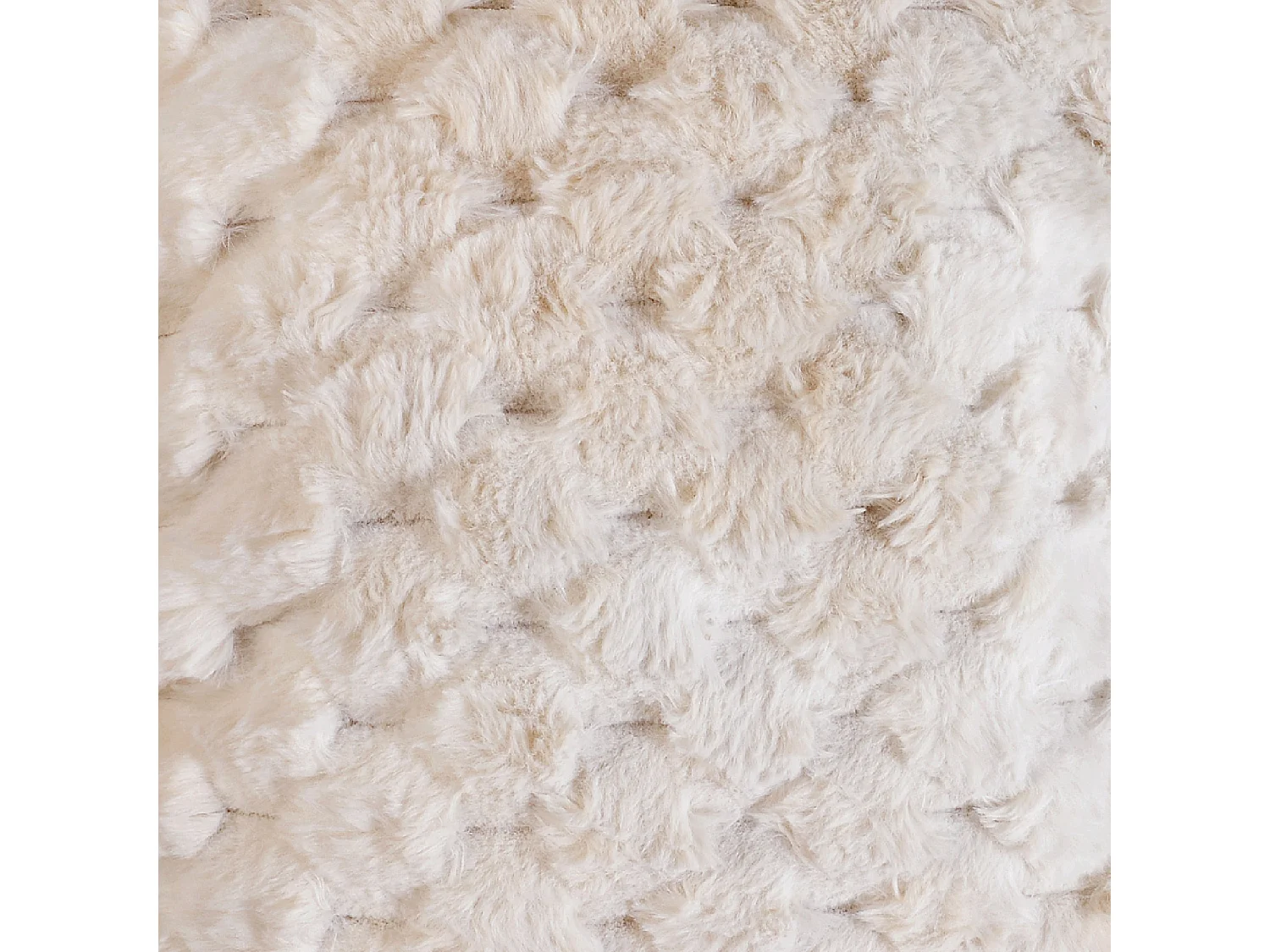 Coussin Imitation Fourrure avec Relief Géométrique