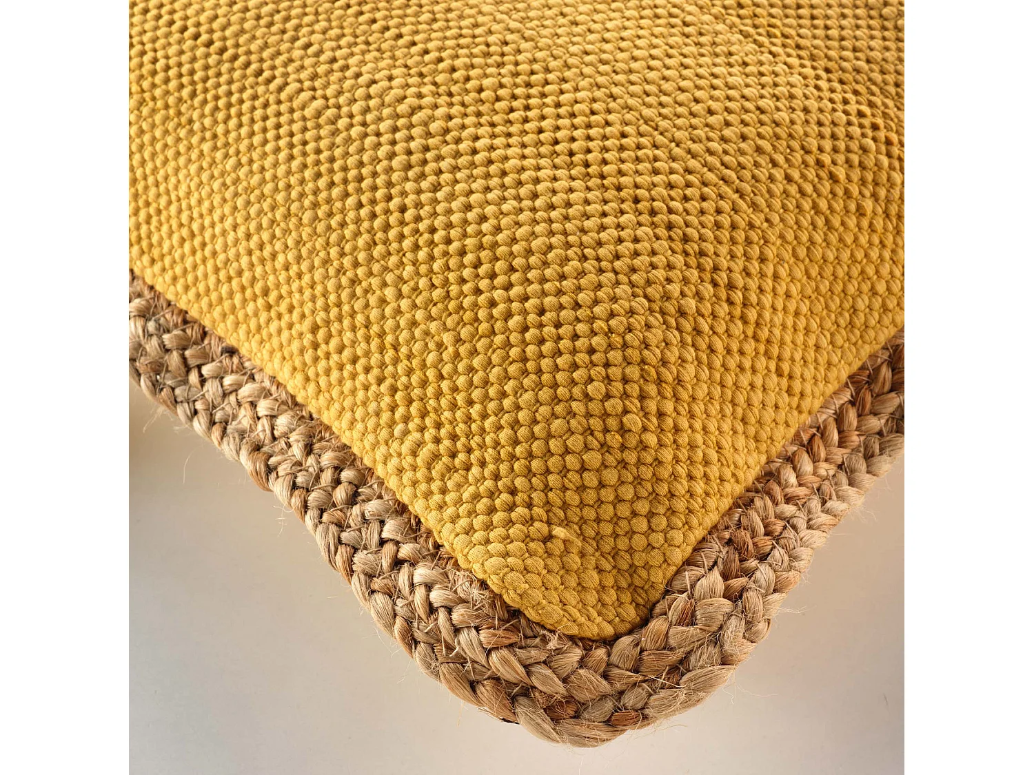 Coussin bifaces avec contour en jute