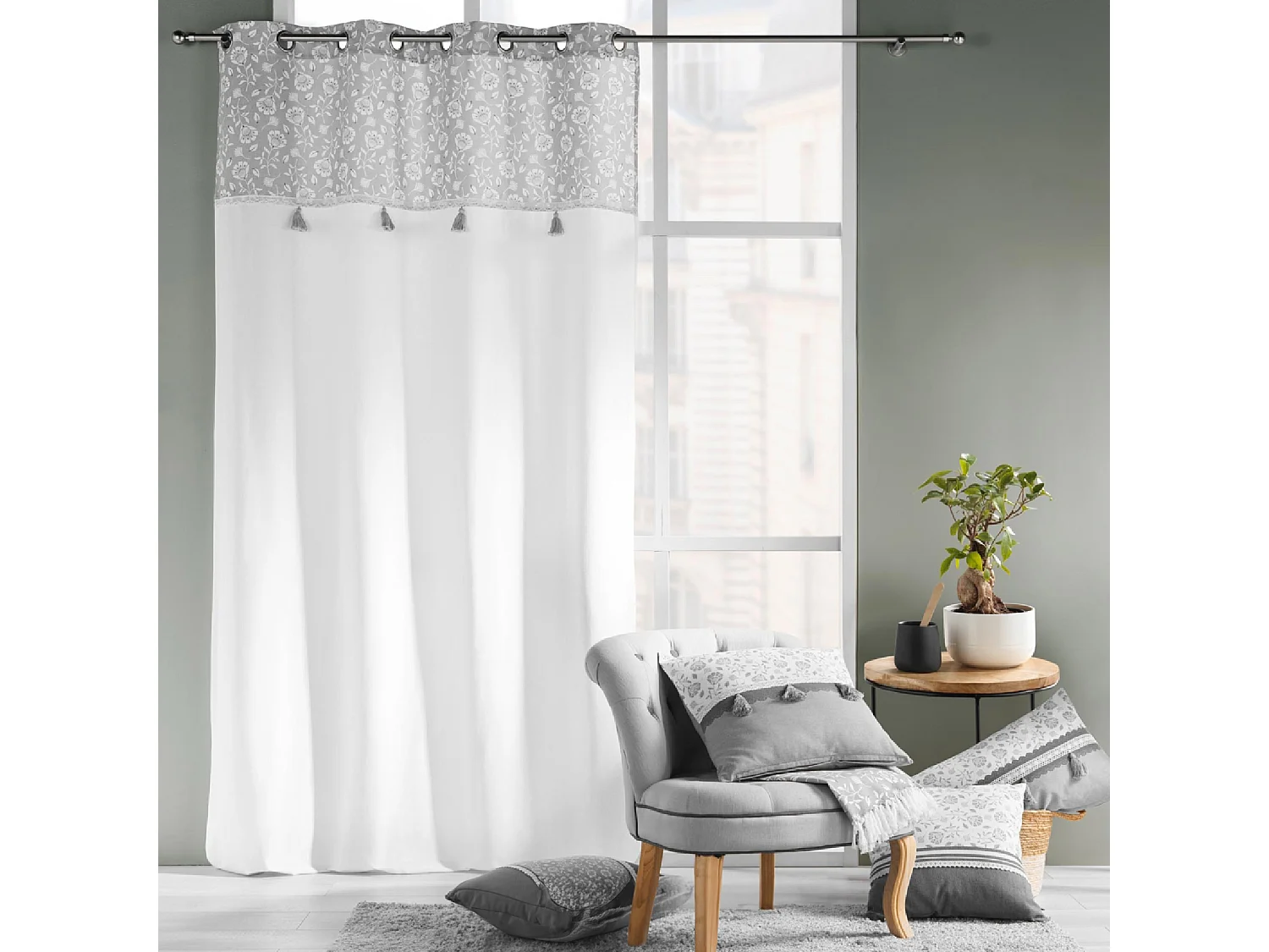 Cortina con Ojetes Flavie Flores 140 x 240 cm