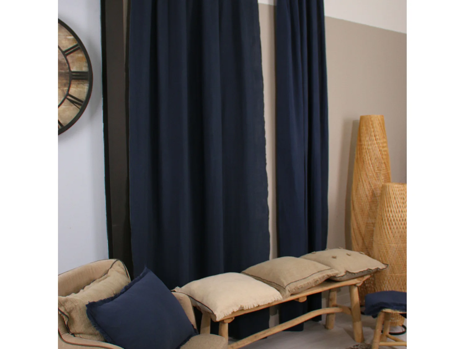 Cortina lisa con ojales de clic 140 x 250 cm