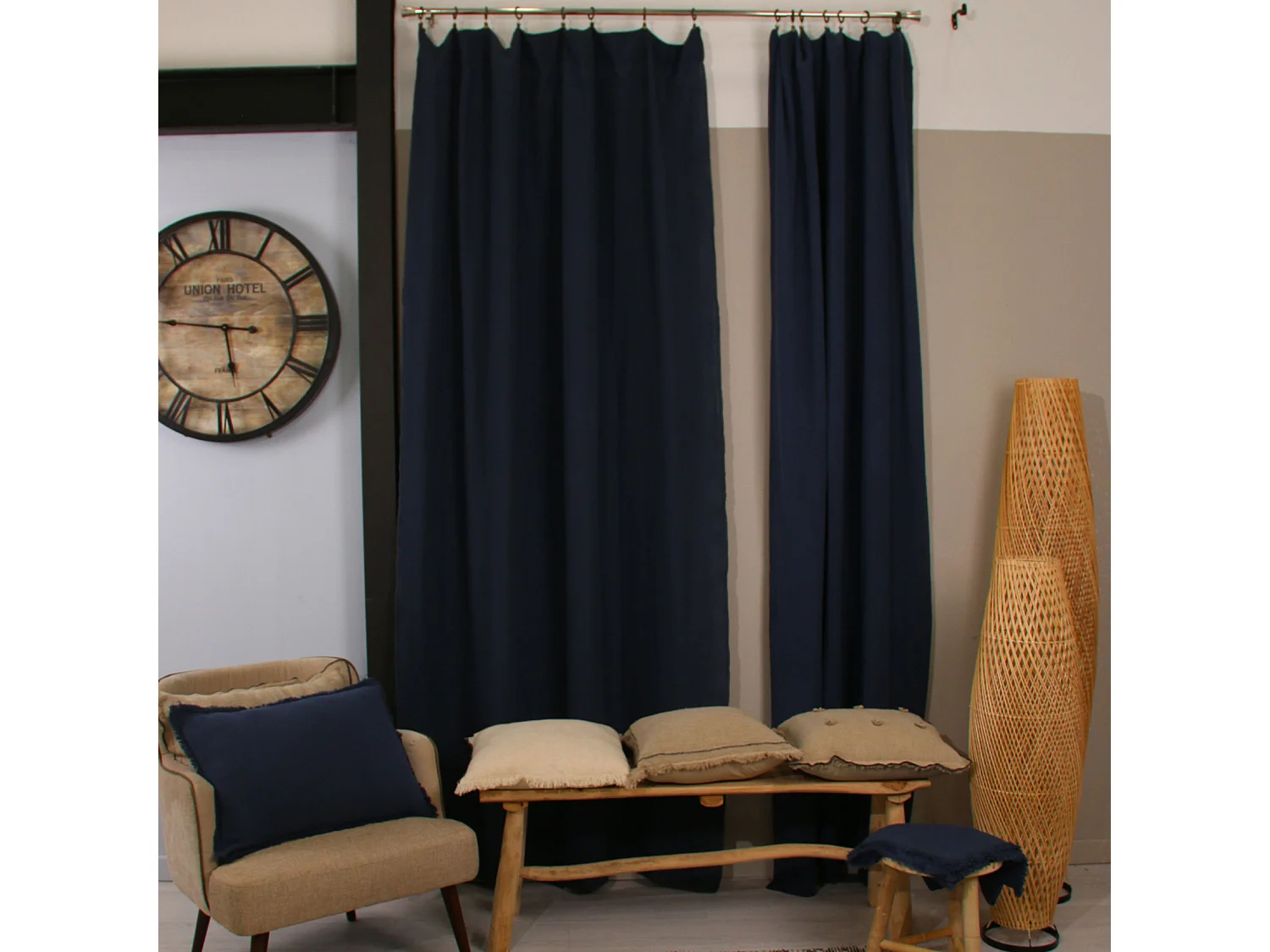 Geschlossener Vorhang mit Clipösen 140 x 250 cm