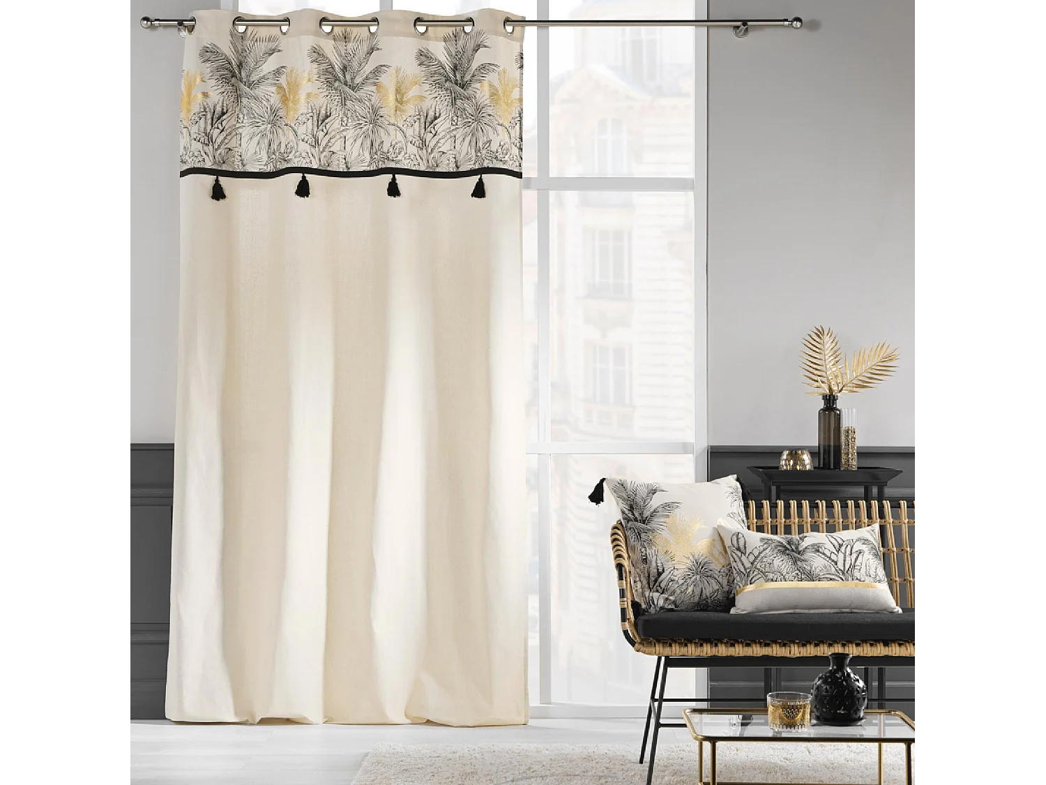 Cortina de ojetes de palma de papaya con borlas y remate metálico 140 x 240 cm