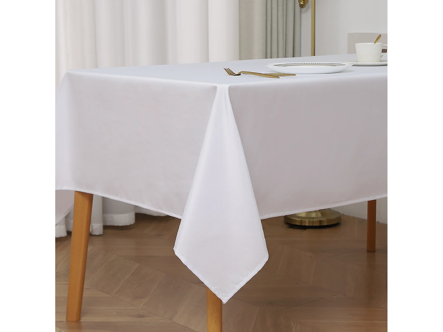 Nappe carrée et enduite antitache