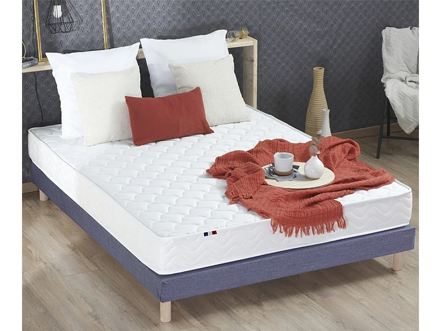 Matelas accueil 100% latex avec mousse ferme et 3 zones de confort Dimensions - 140 x 190 cm