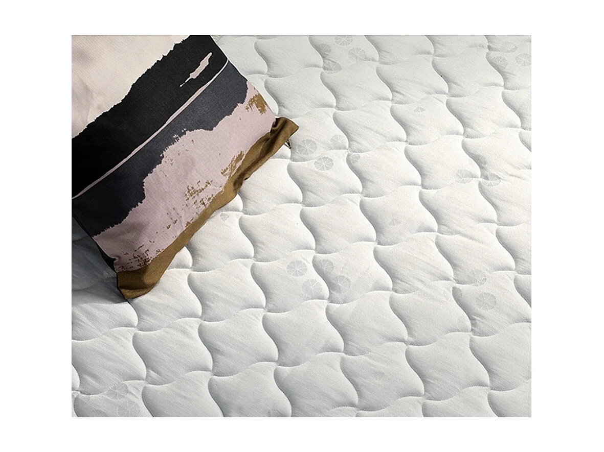 Matelas 100% Mousse ferme réversible STRATUS - Made in France Dimensions - 140 x 190 cm
