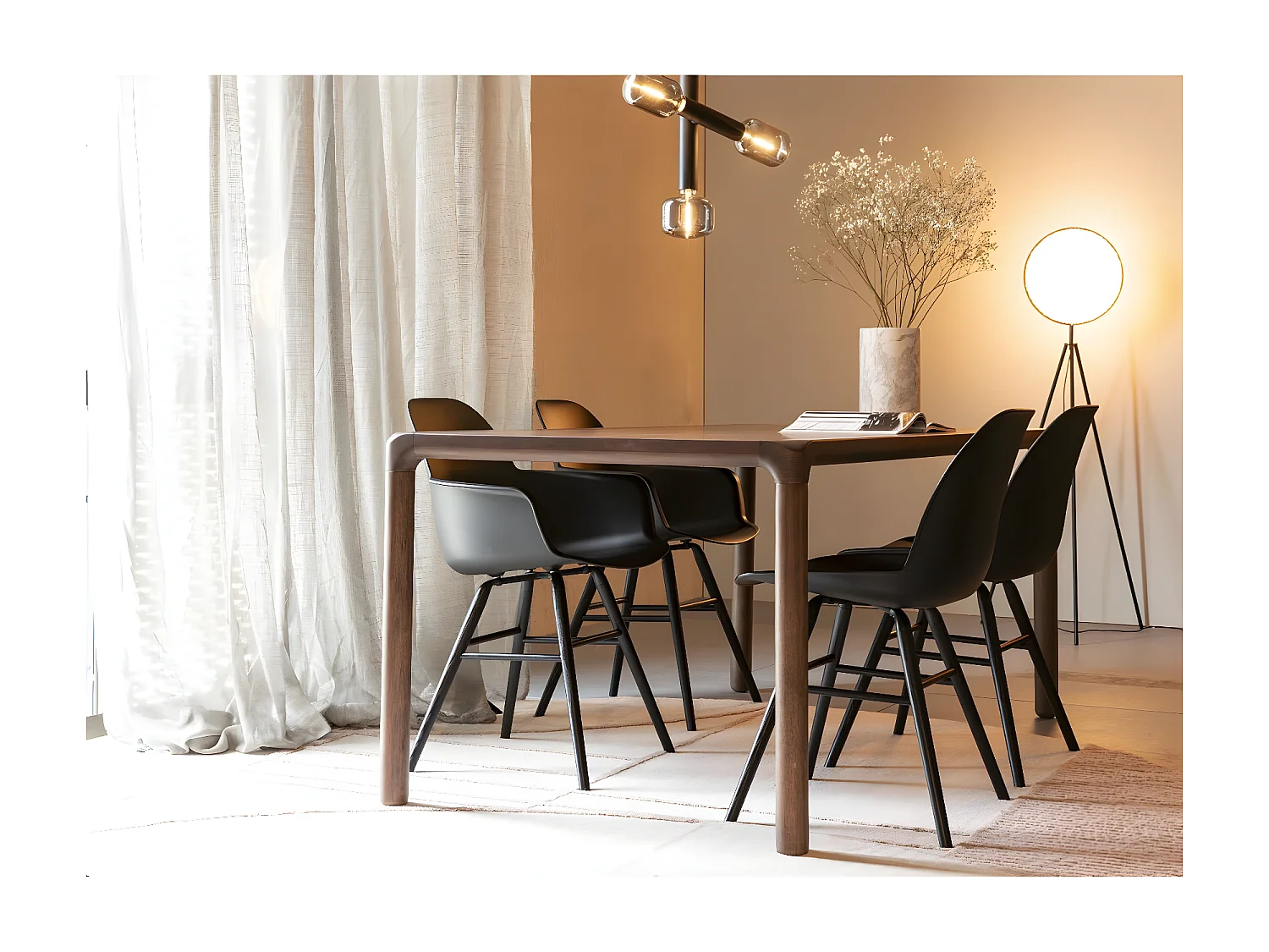 STORM - Table repas en bois finition Noyer