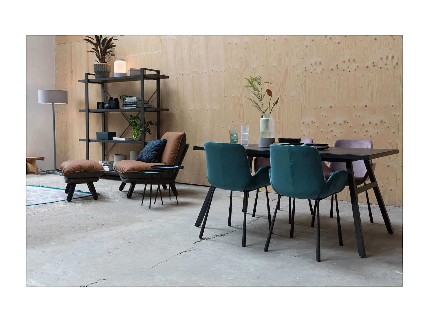 BRIT - Chaise en Velours Bleu avec Accoudoirs