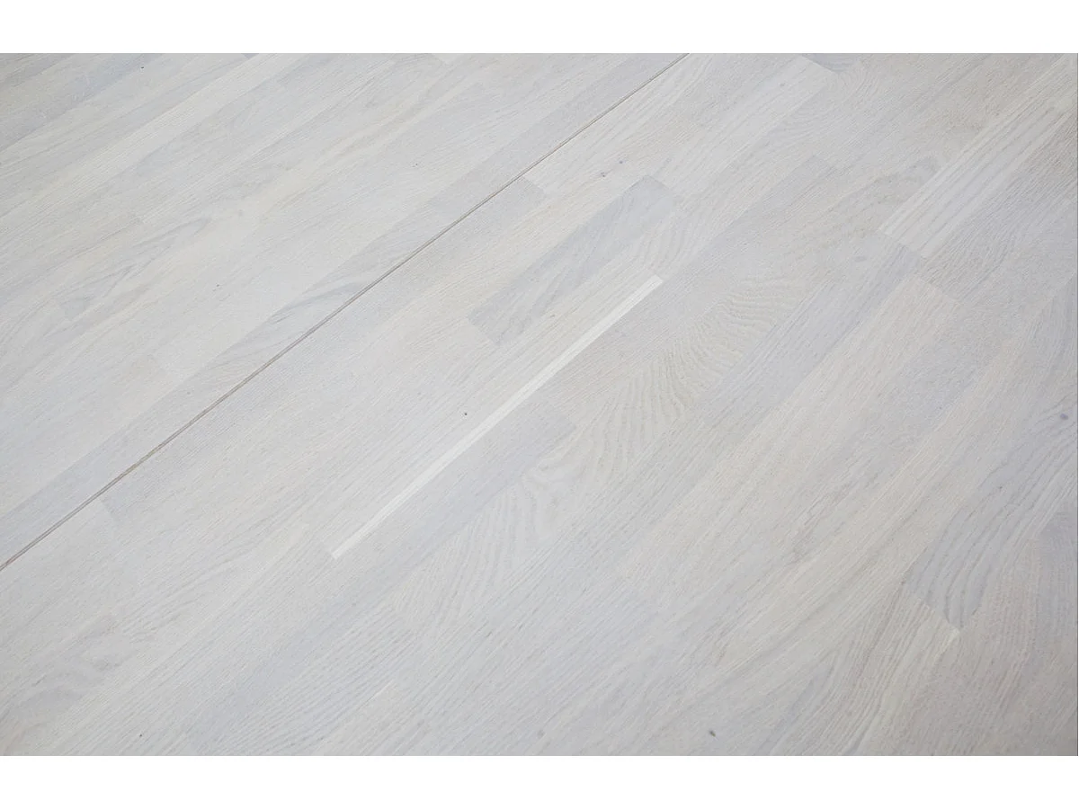 LANGEJAN - Table de repas ronde extensible en chêne clair