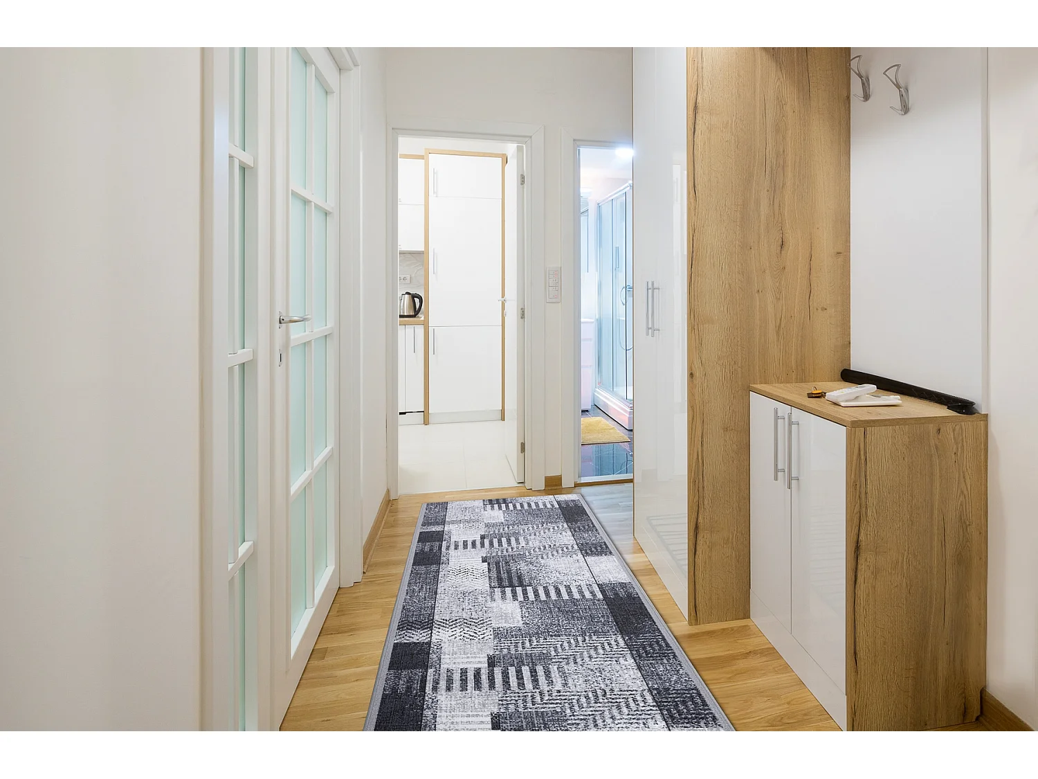 TAPIS DE COULOIR antidérapant ESSENZA gris 67x570 cm