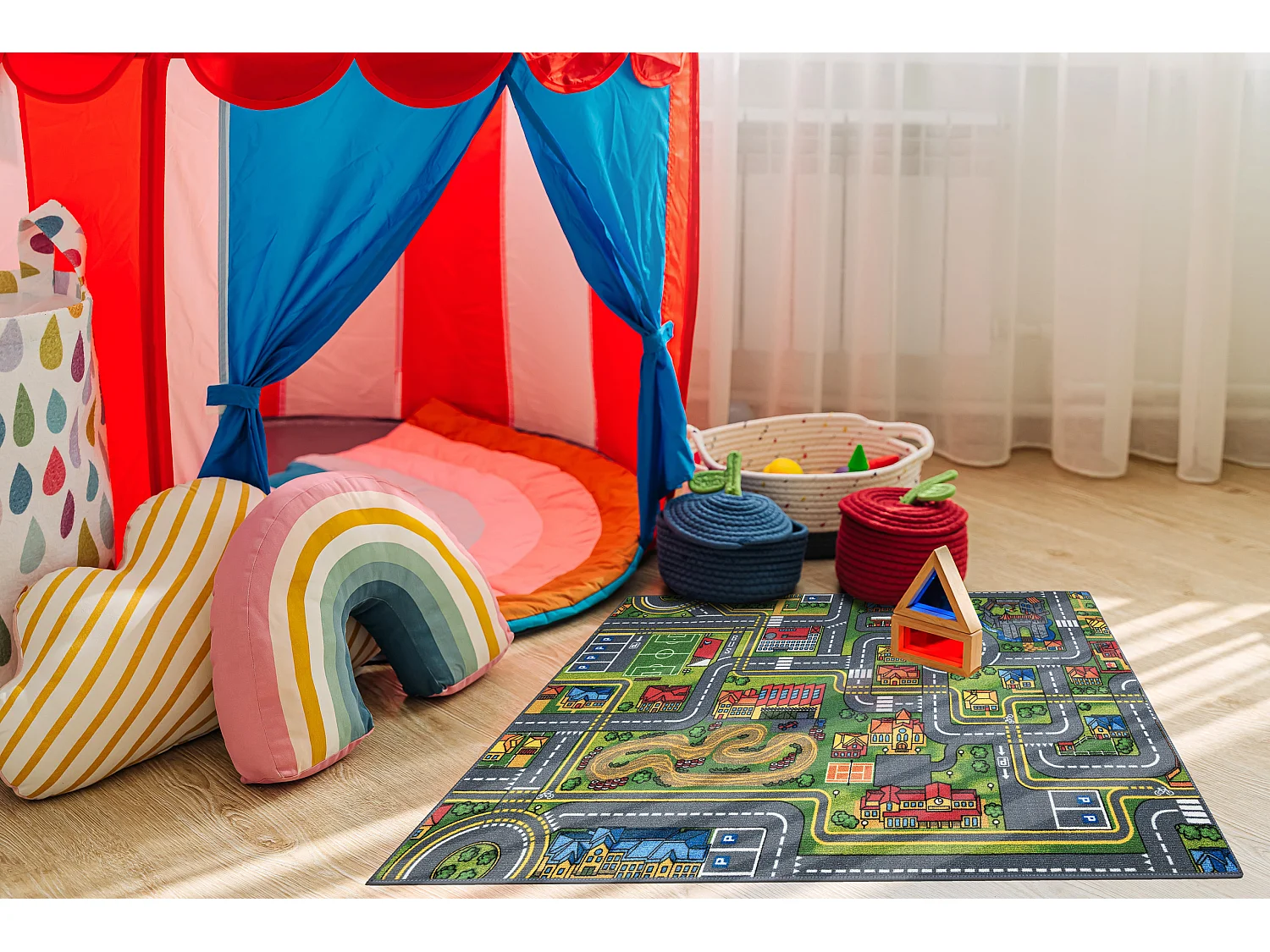 TAPIS REBEL ROADS City life 97 Ville, antidérapant pour enfants - gri 95x133 cm