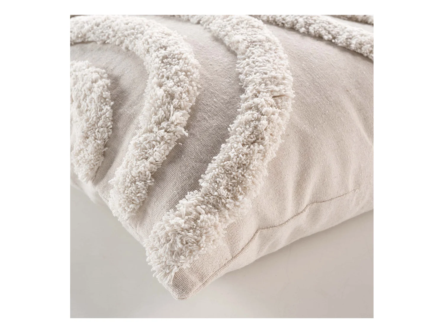 Cojín desenfundable con motivos capitonados