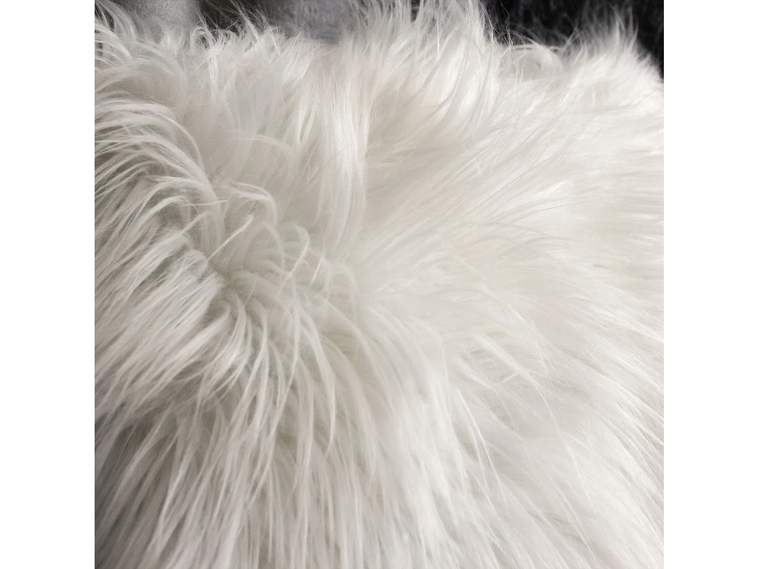 Coussin Déco Effet Fourrure "Epicéa" 45x45cm Écru