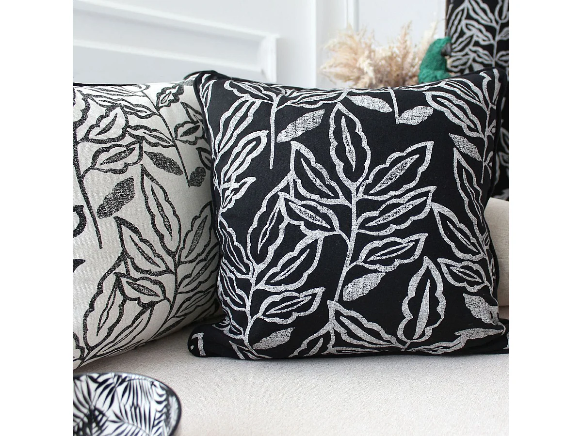 Coussin Déco à Motifs "Lodge" 40x40cm Noir & Blanc