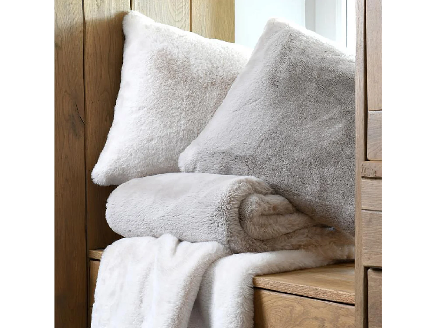 Cojín rectangular de piel sintética ultra suave