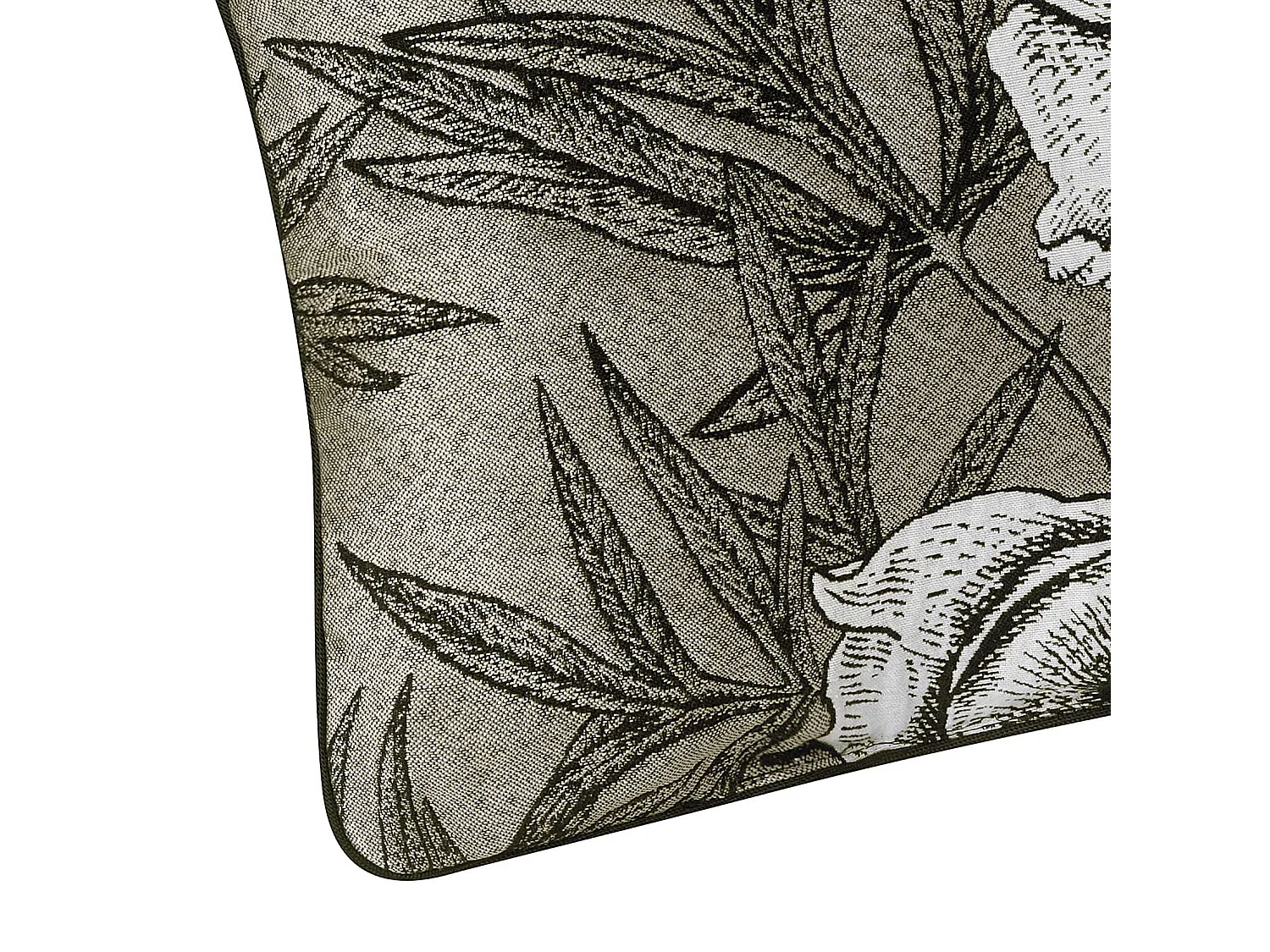 Coussin passepoilé aux impressions florales