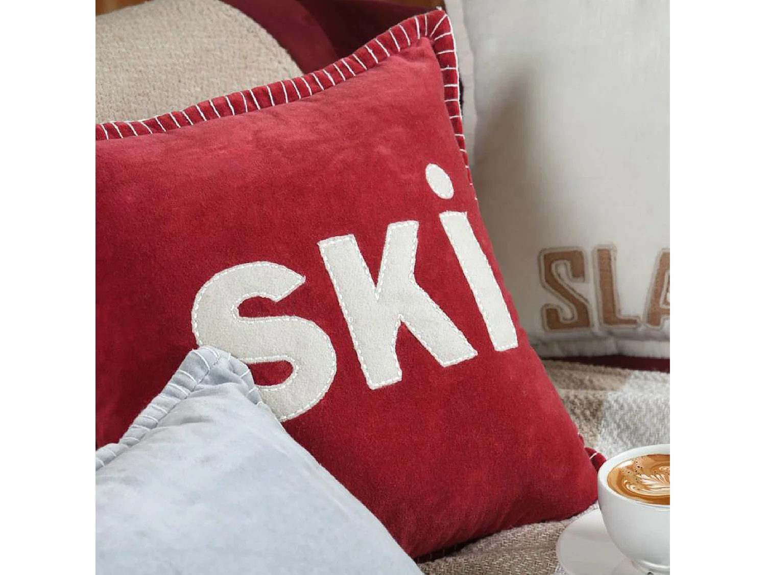 Cojín cuadrado "SKI" en terciopelo