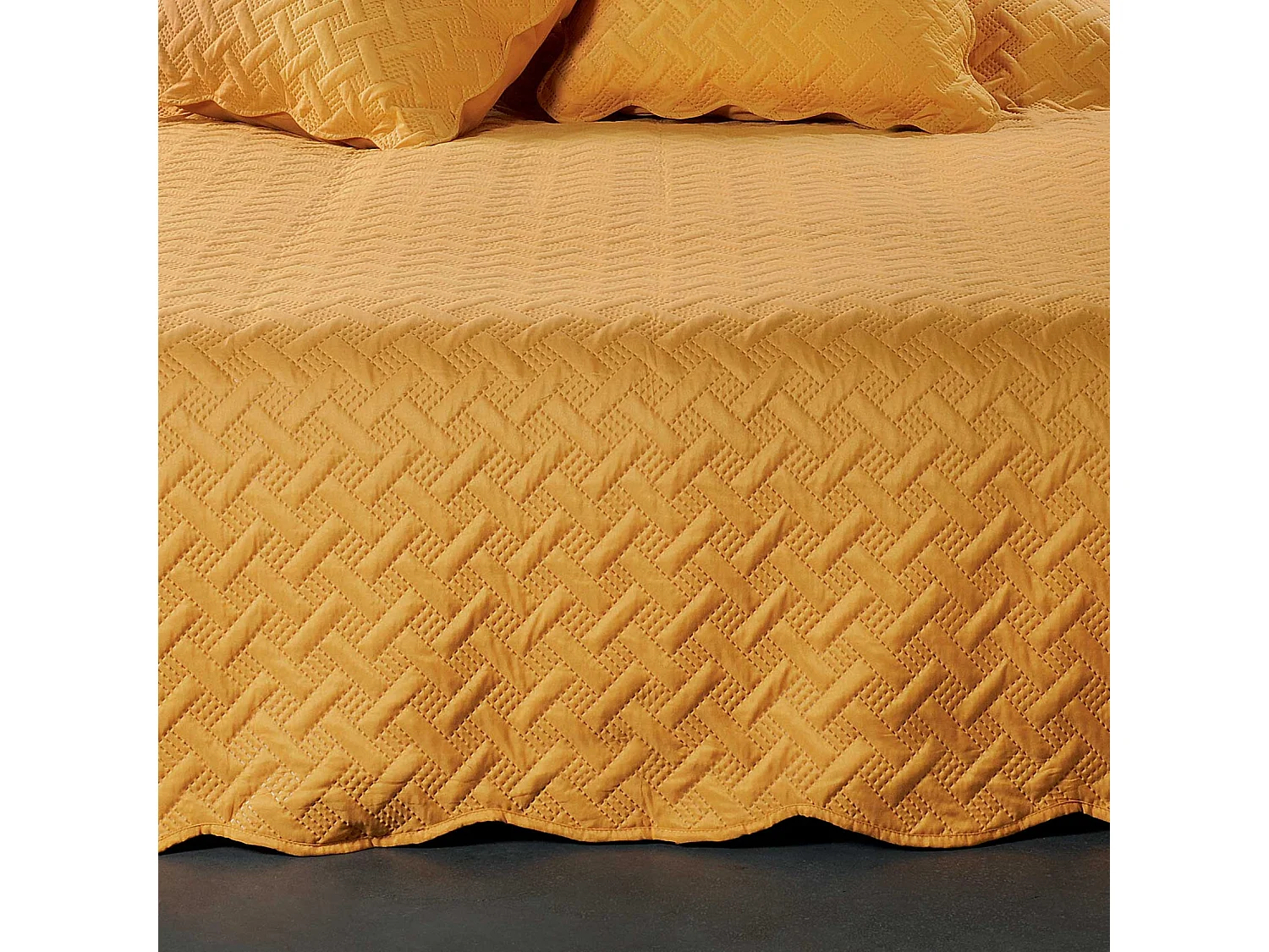 Couverture molletonné surpiquage graphique