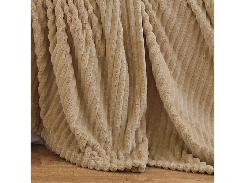 Fleece-Decke mit 3D-Rippeneffekt
