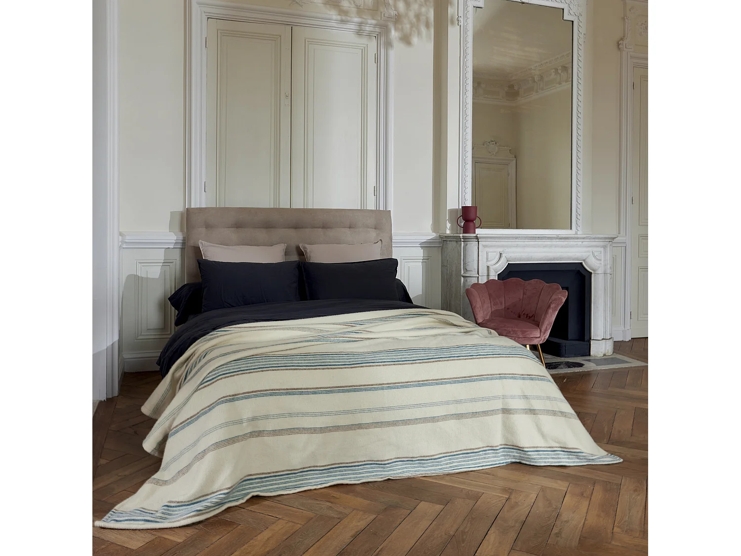 Couverture bayadère en laine mélangée