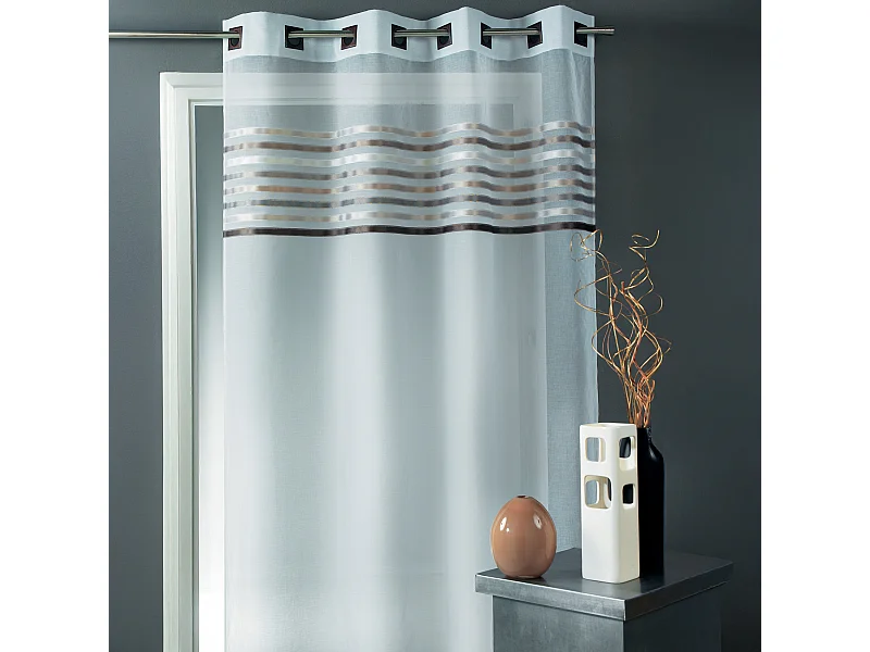 Voilage étamine parement tissé dans le haut