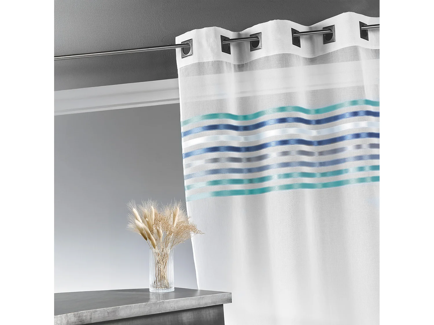 Voilage étamine parement tissé dans le haut