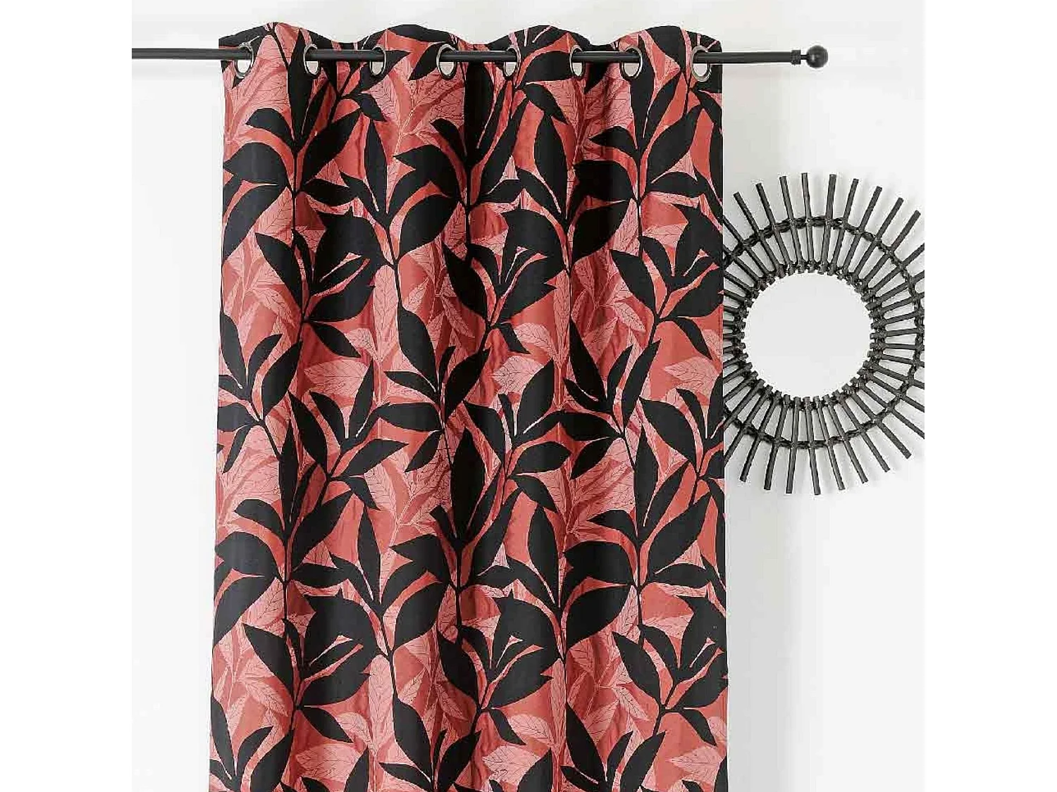 Möbelvorhang mit exotischen Blättern