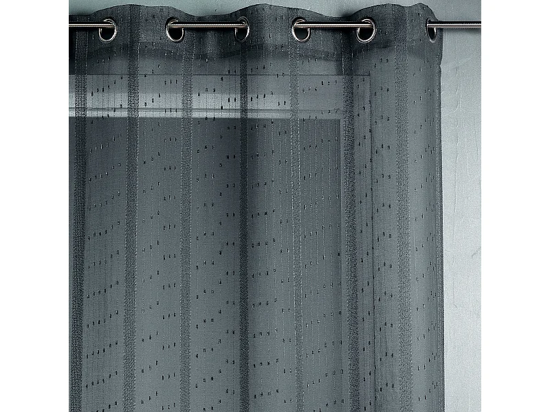 Voilage tissé et fileté