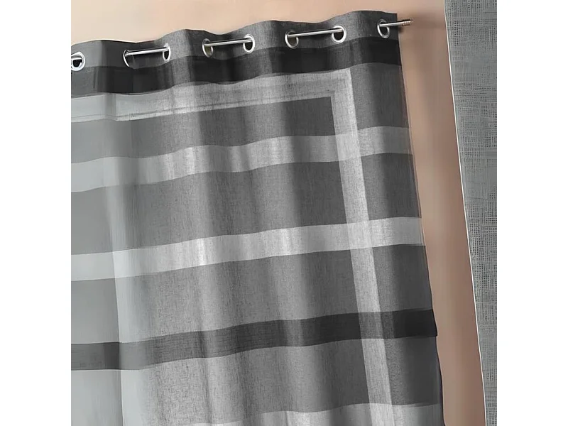 Visillo confeccionado a rayas horizontales degradadas