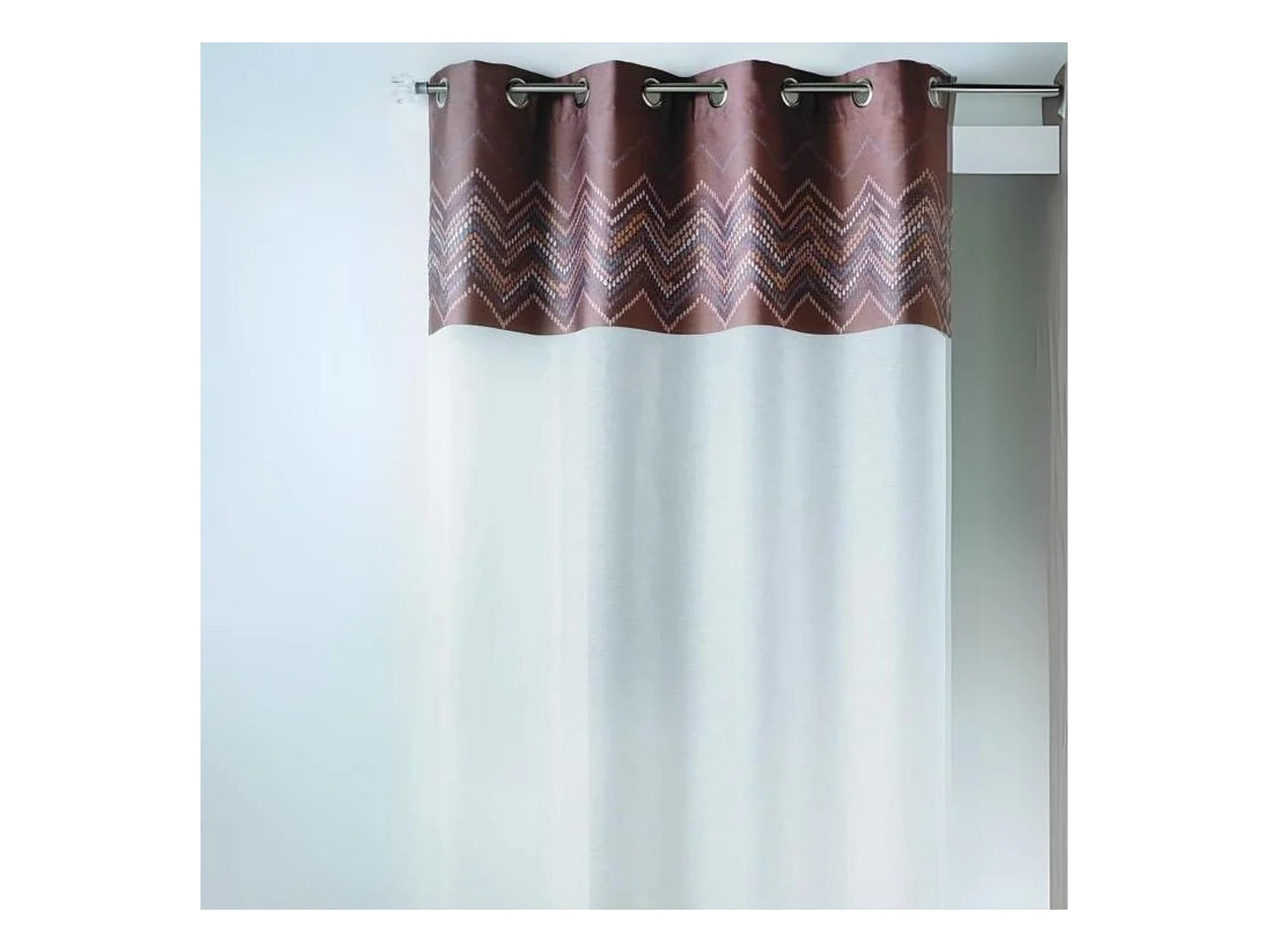 Visillo en jacquard con paramento superior galón