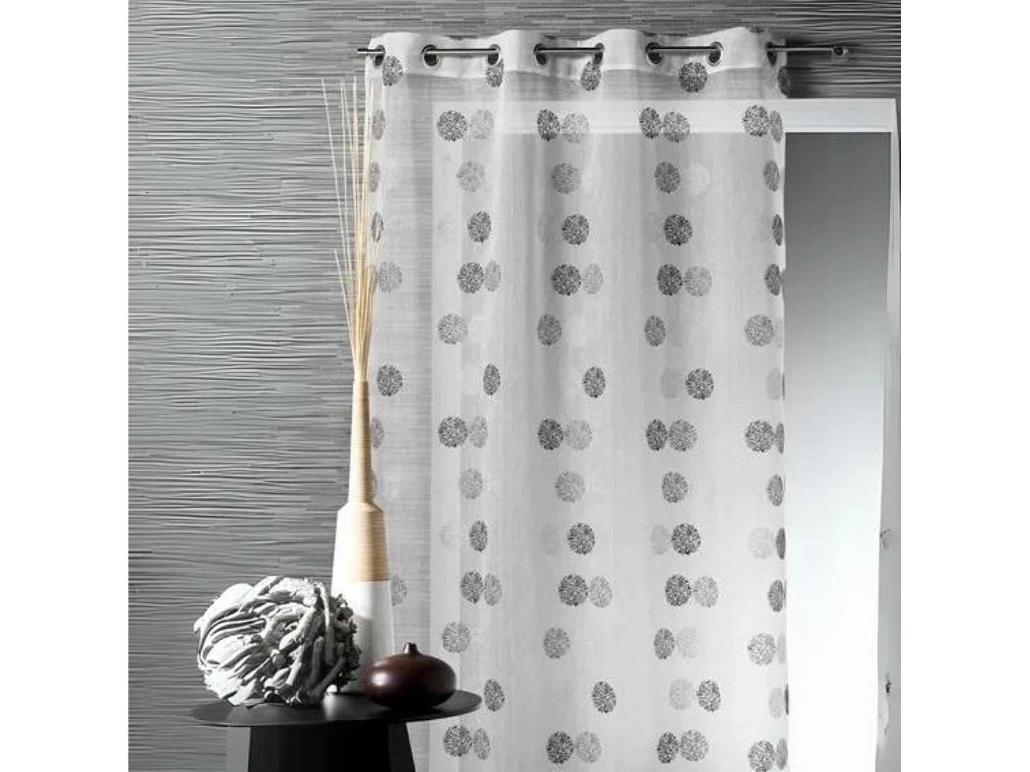 Voilage fantaisie brodé ronds multicouleurs