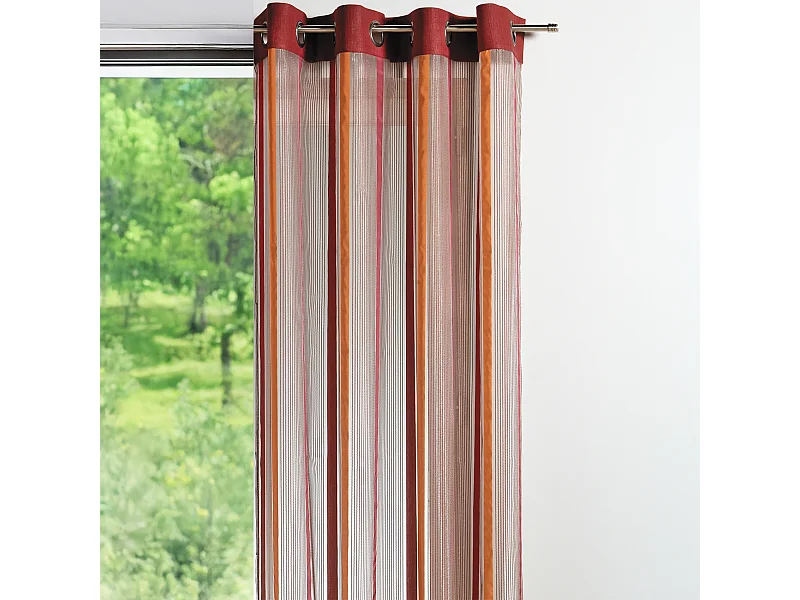 Cortina de organza con rayas verticales