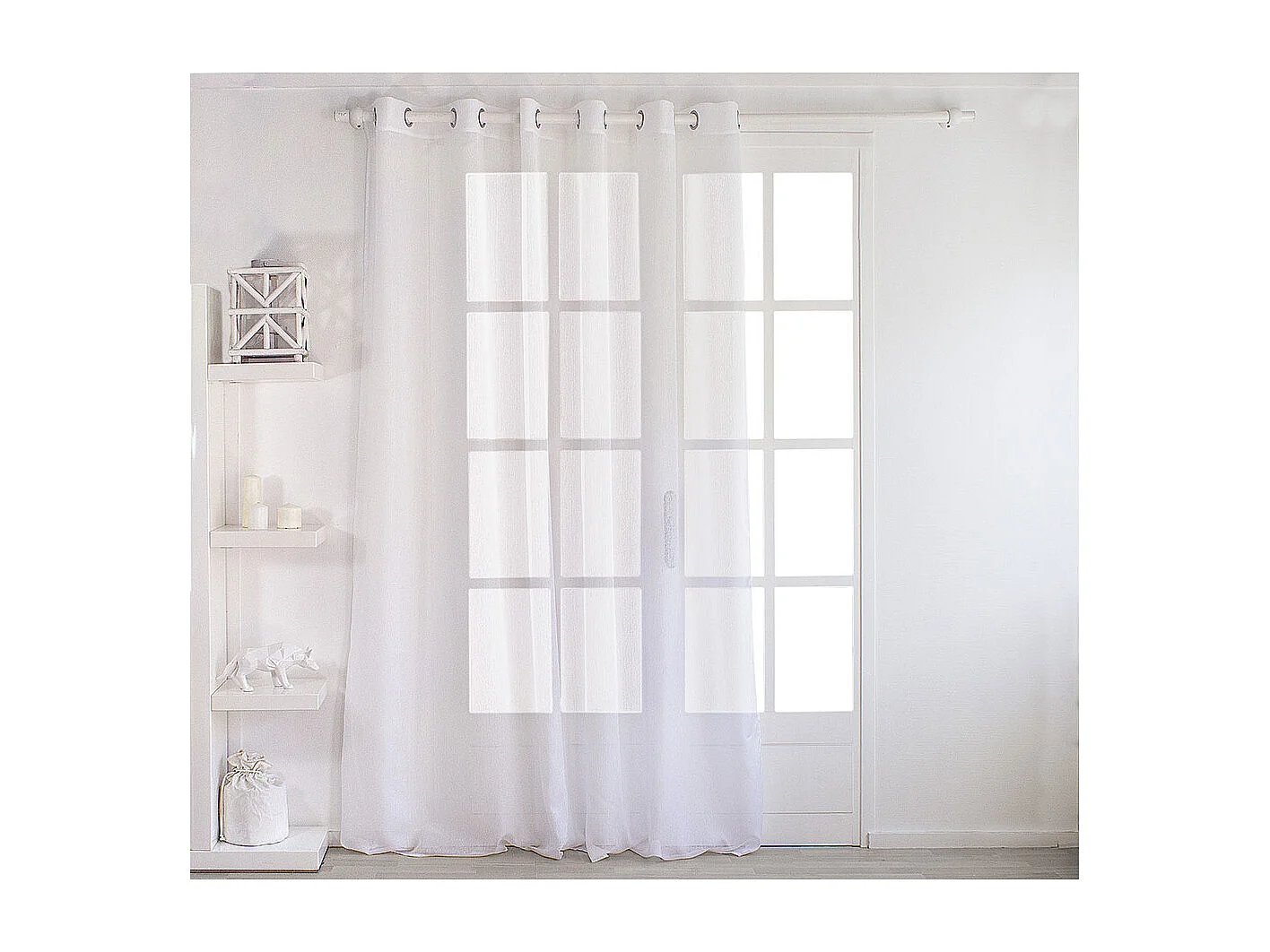 Liso con ojales grandes