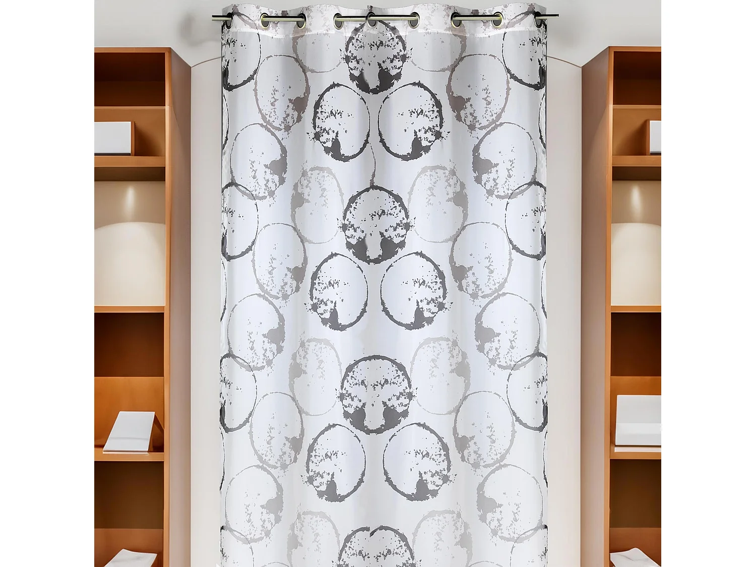 Visillo tamizador con estilo artístico