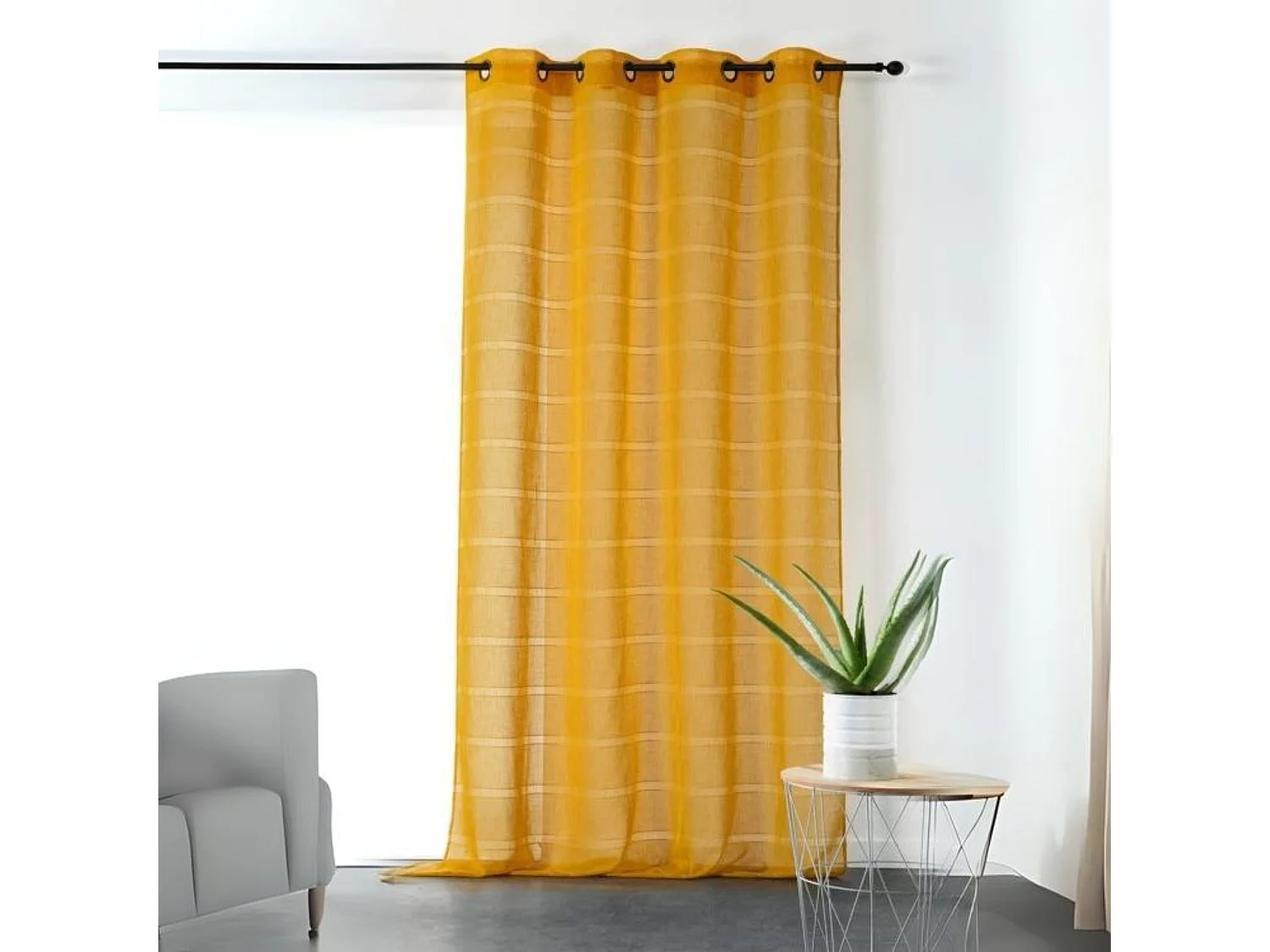 Gestreifter und lichtdurchlässiger Voile mit Kordelzug