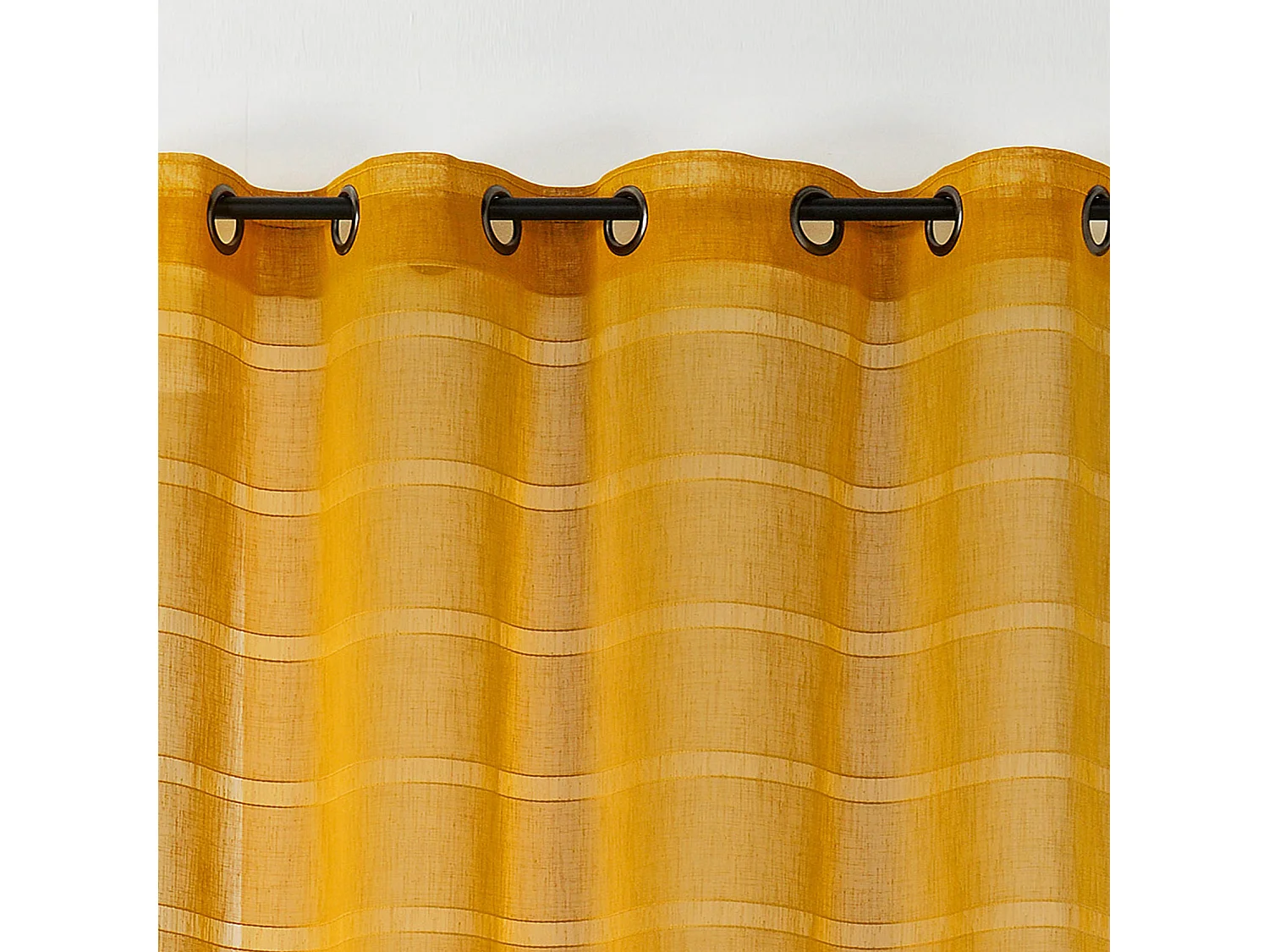 Gestreifter und lichtdurchlässiger Voile mit Kordelzug