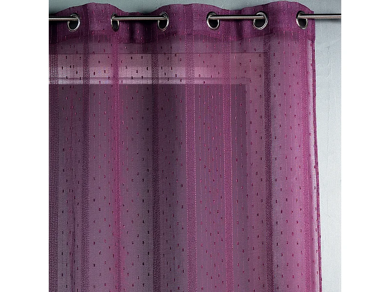 Voilage tissé et fileté