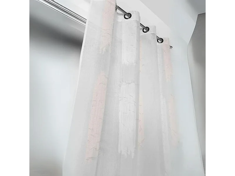 Voilage tamisant à fils coupés