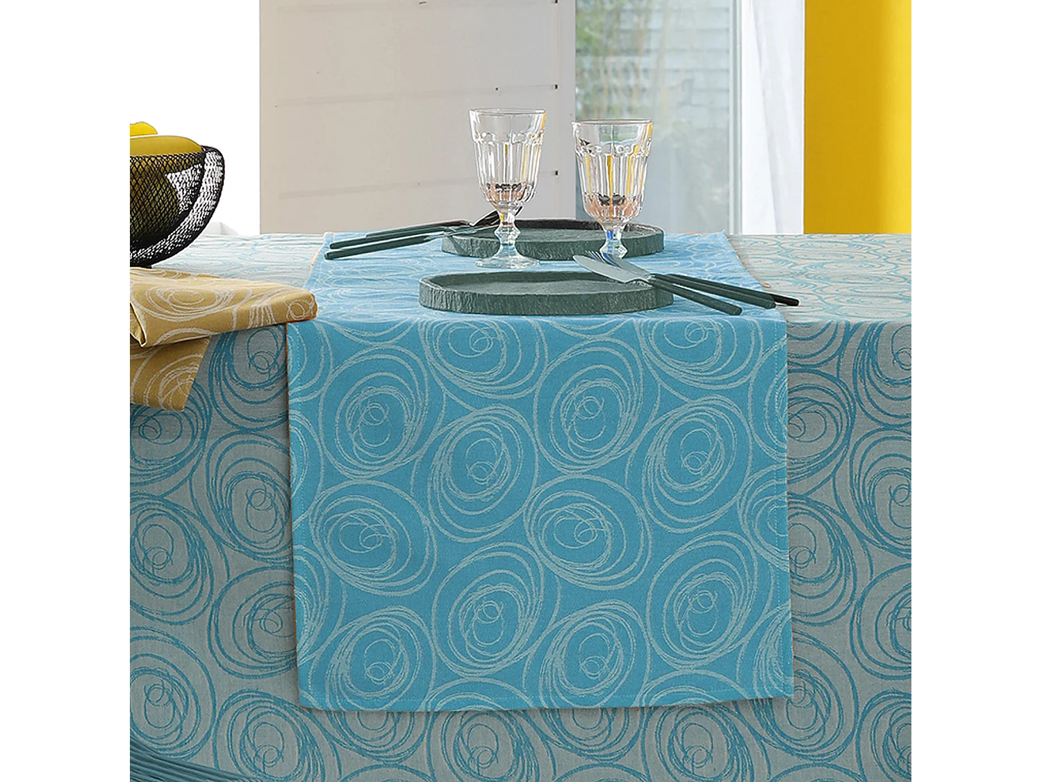 Camino de mesa en espiral