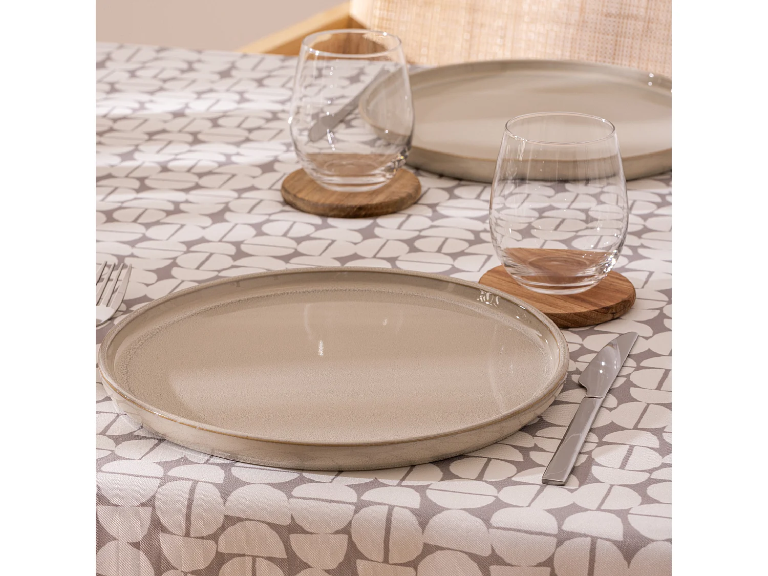 Nappe Antitache Imprimé "Yahto" 140x240cm Beige