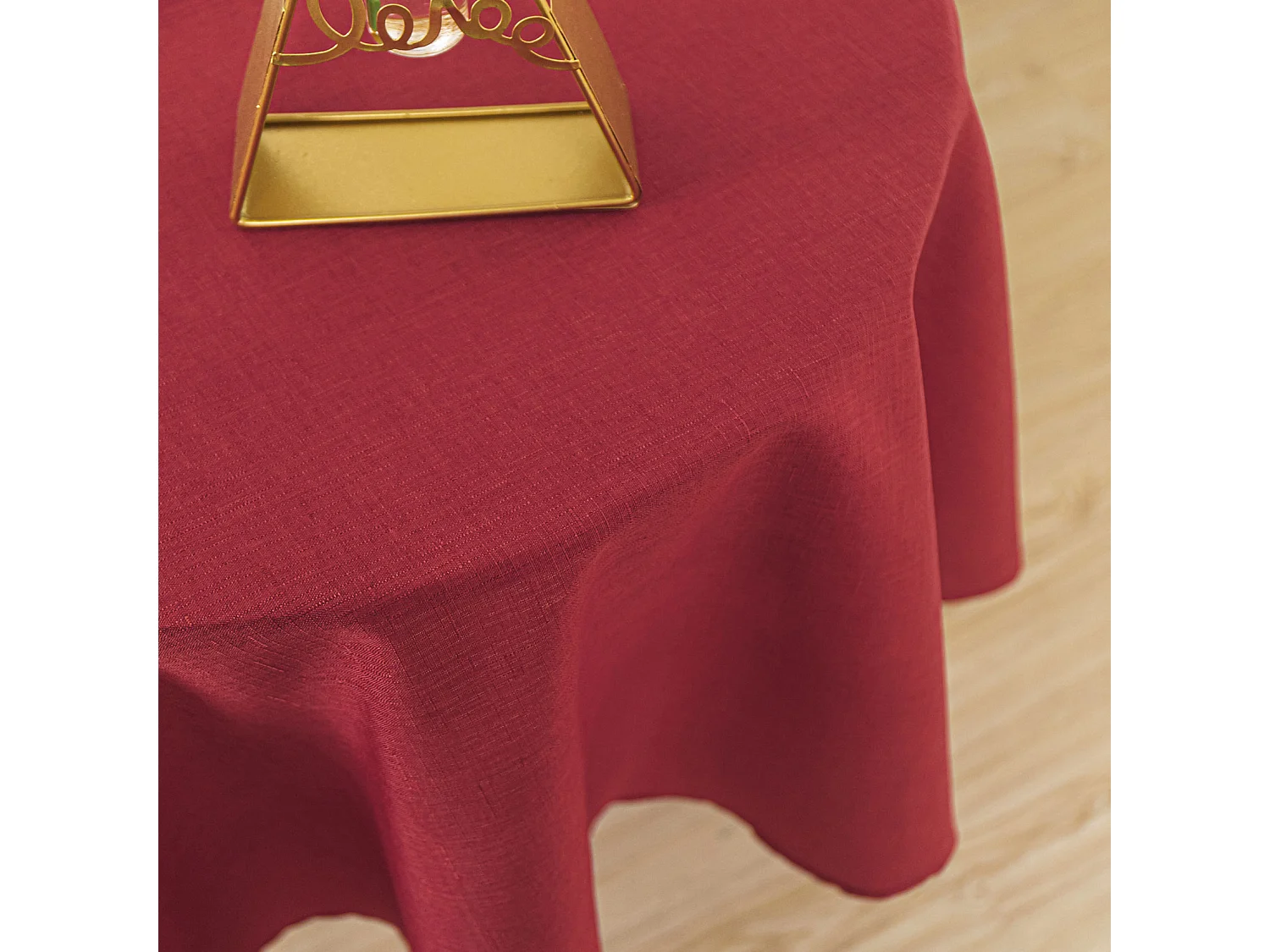 Nappe ronde infroissable et anti-tâches