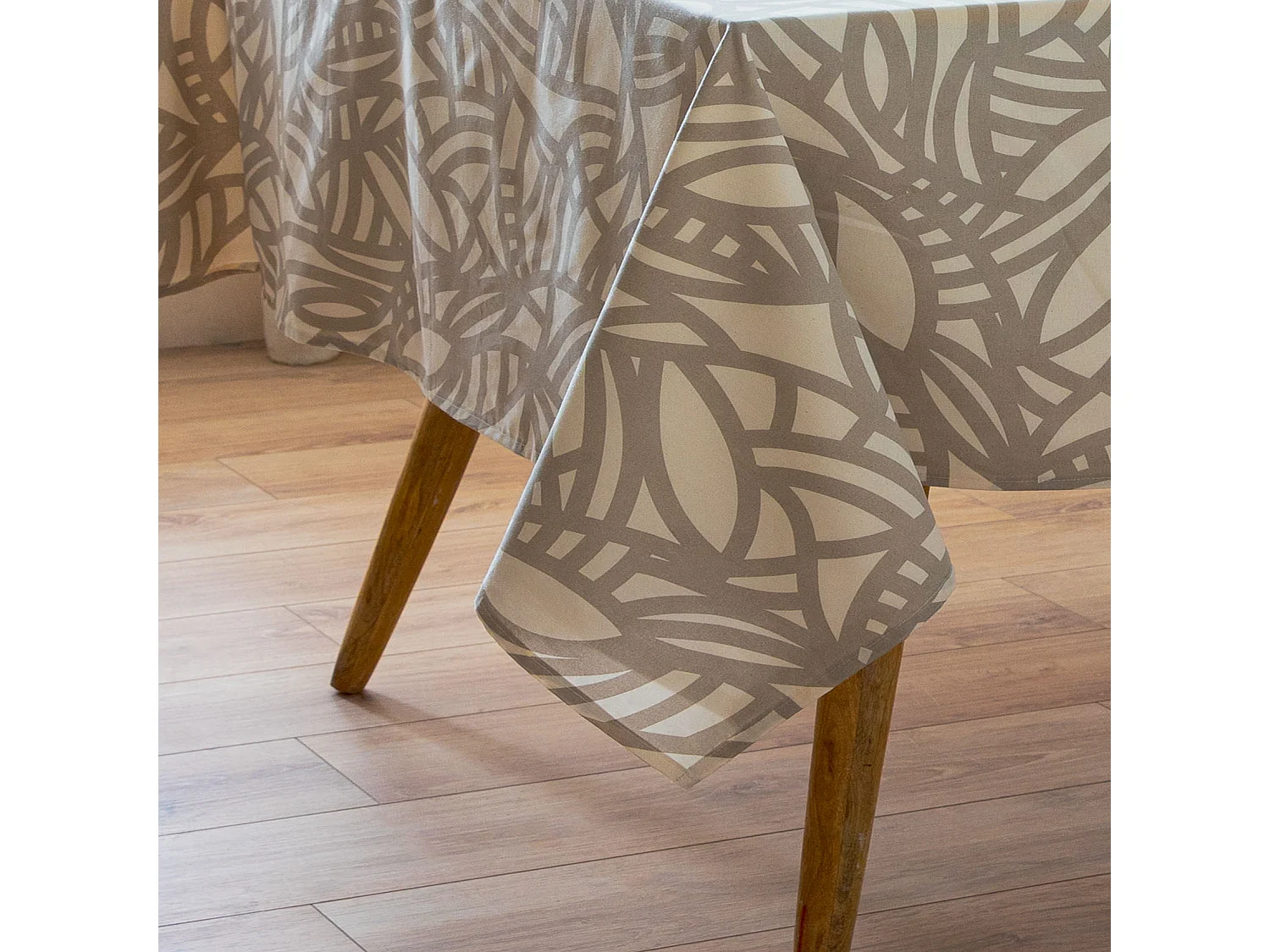 Nappe redonda impresa con diseño gráfico