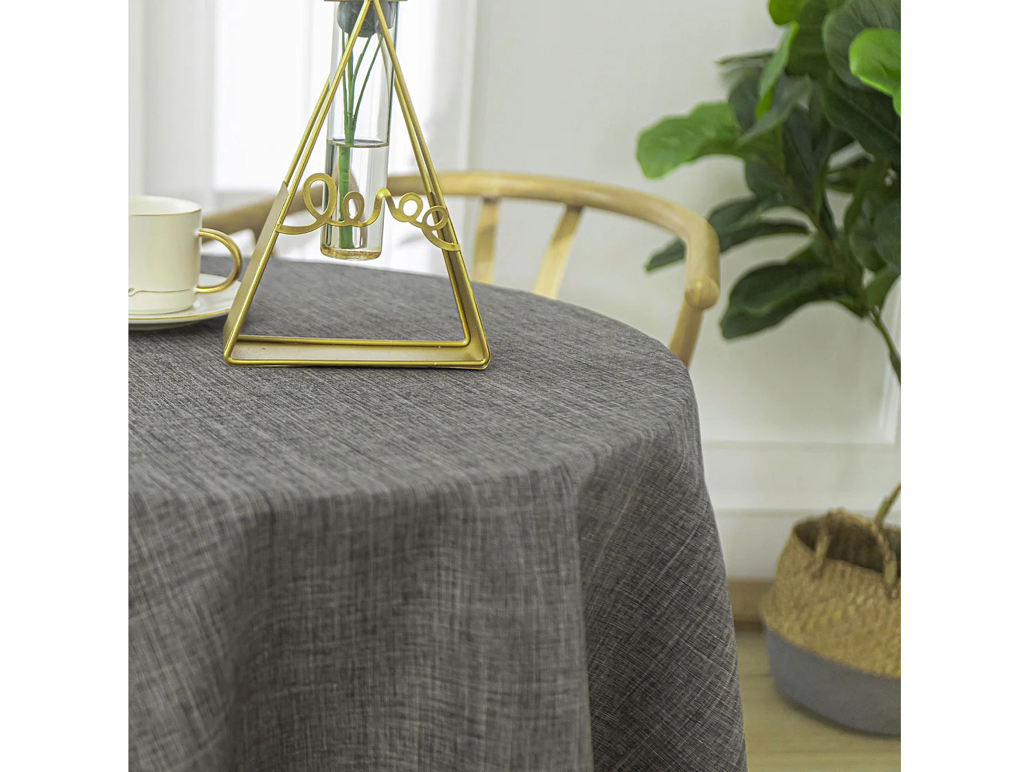 Nappe ronde infroissable et anti-tâches