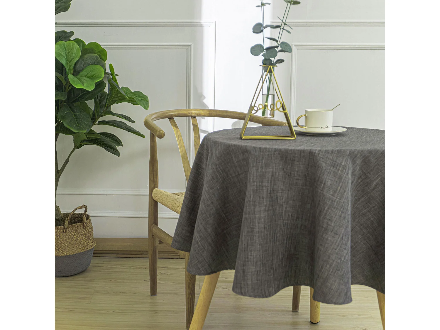 Nappe ronde infroissable et anti-tâches