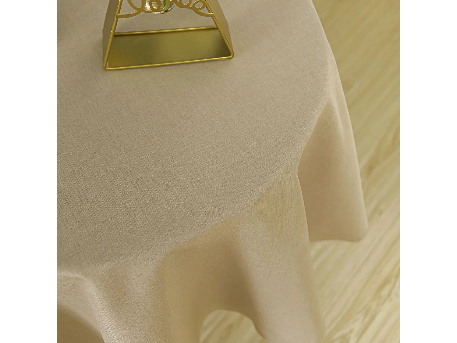 Nappe ronde infroissable et anti-tâches