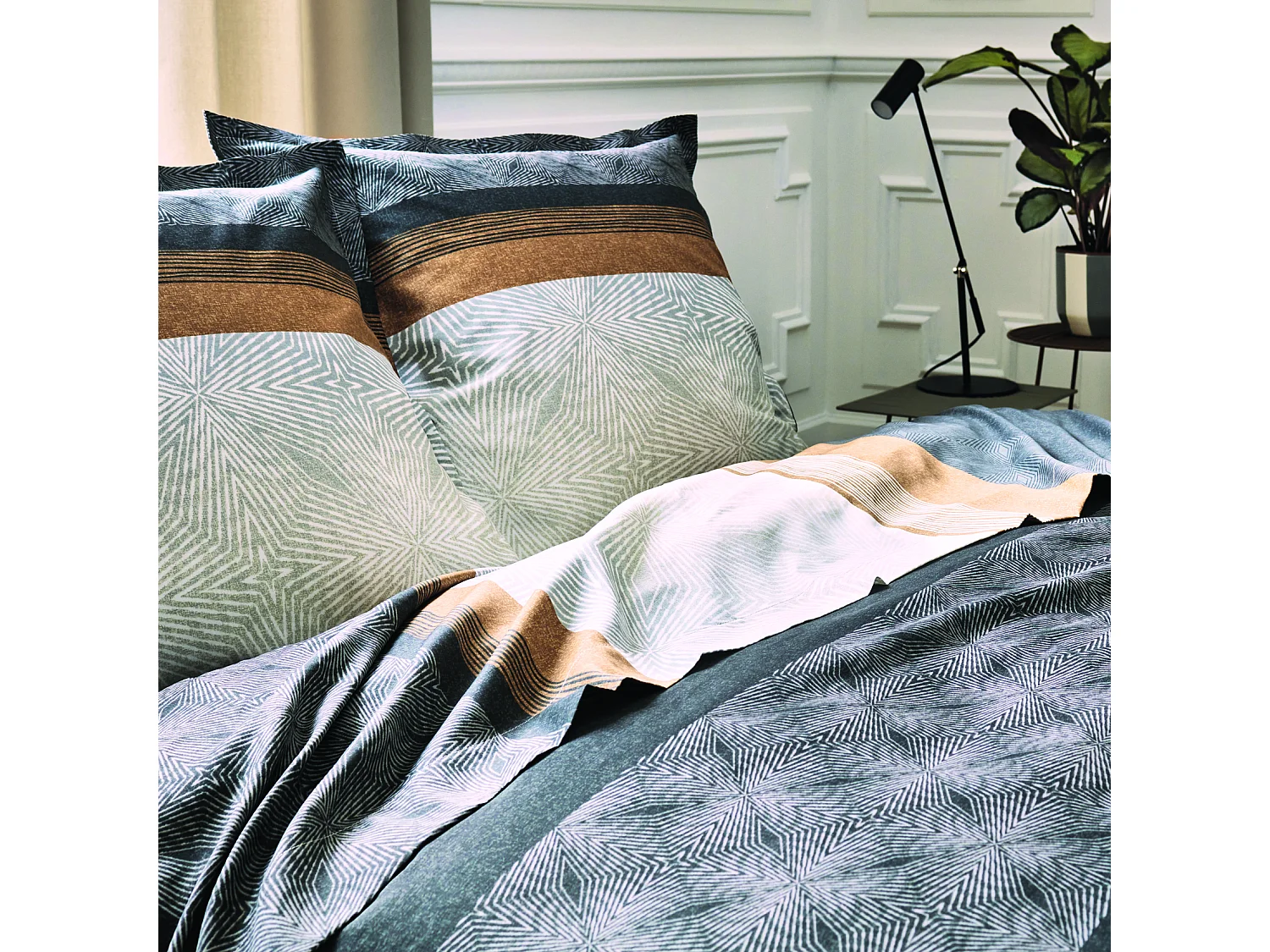 Drap plat au style graphique et masculin