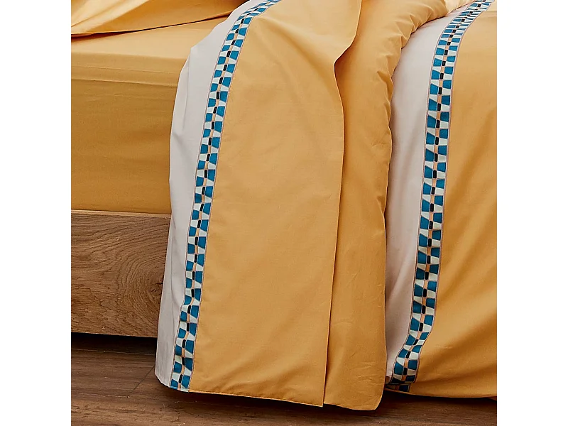 Sábana plana de percal con ribete geométrico 240 x 310 cm